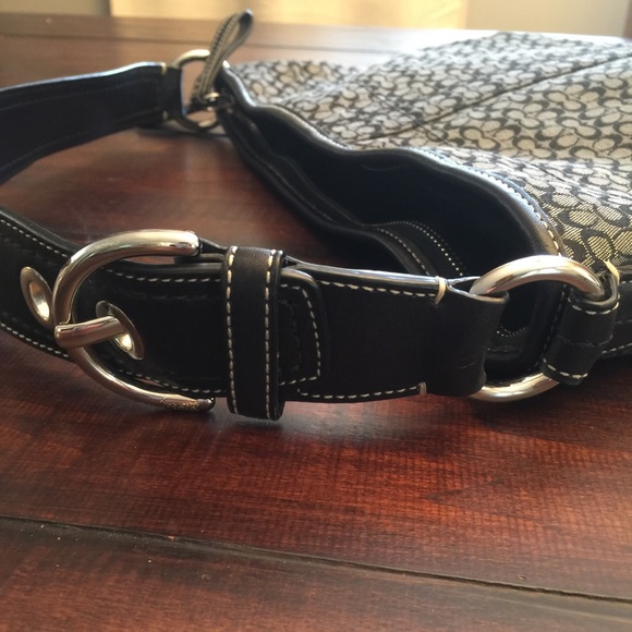 Coach Signature CC Handbag - Picture 6 of 6